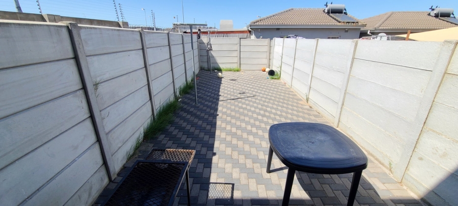 2 Bedroom Property for Sale in Bardale Village Western Cape